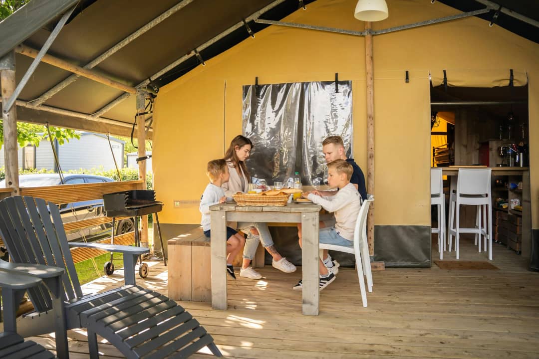 Safari Lodge 2-4P