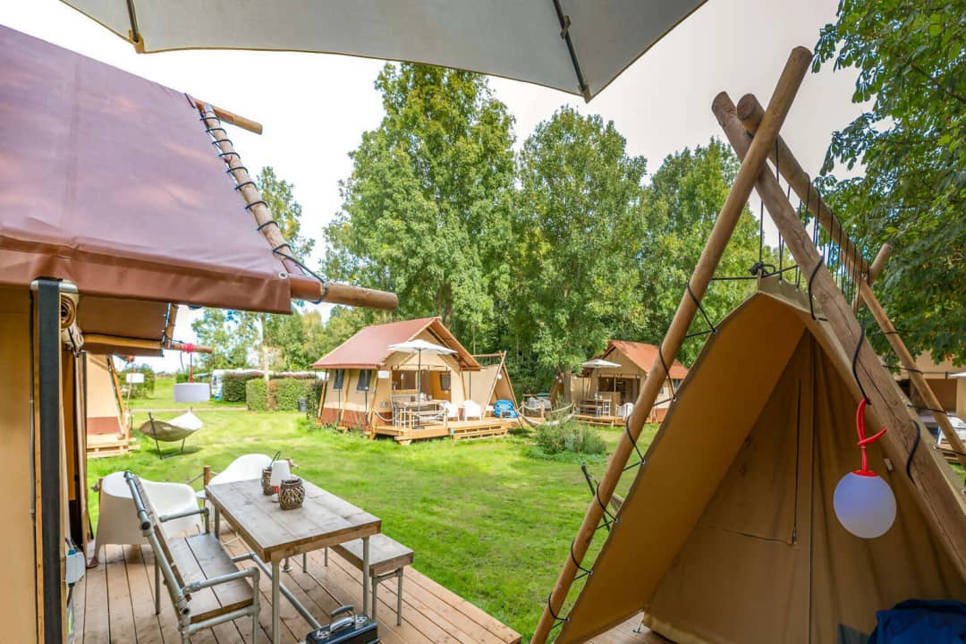 Cozy Lodge 2-4P + Teeny Lodge